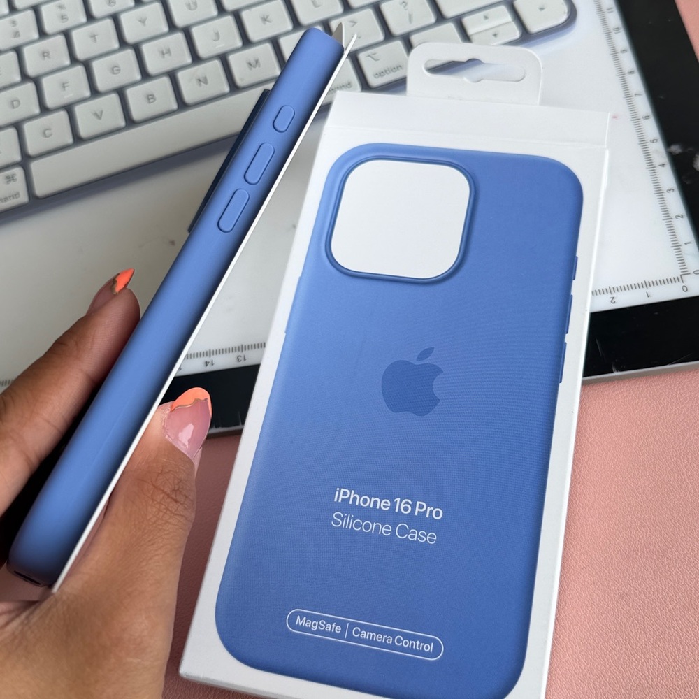 Apple iPhone 16 Pro Blue Silicone Case